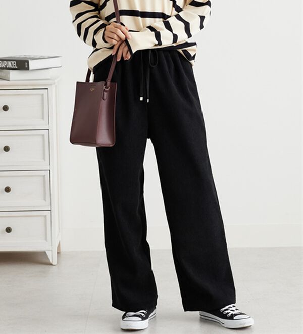 BELLUNA（ベルーナ）の「なめらかコーデュロイワイドパンツ（ワイドパンツ・ガウチョ）」｜詳細画像