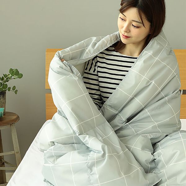 「おしゃれなダウンケット　ｊｕｌｌｙａｄａｍｓ＜羽毛肌掛布団＞（掛布団）」｜詳細画像