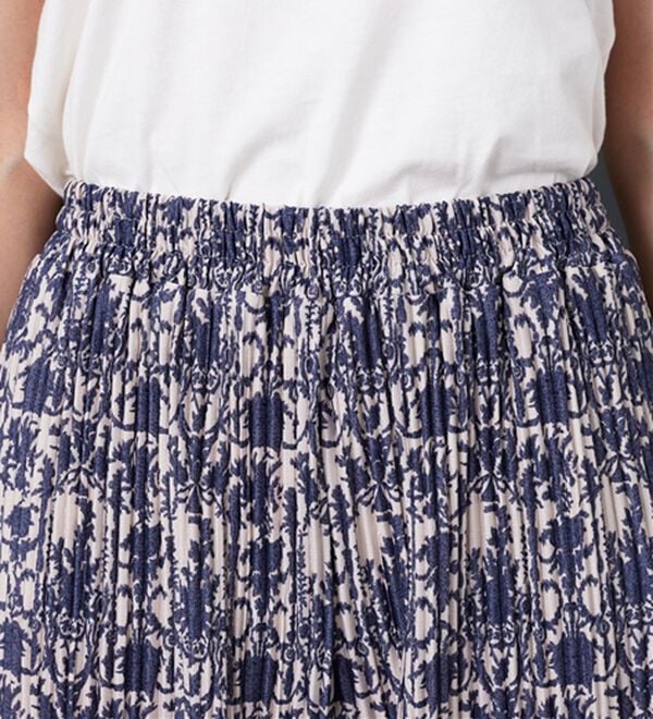 BELLUNA（ベルーナ）の「なめらか素材ゆったりプリーツパンツ（ワイドパンツ・ガウチョ）」｜詳細画像