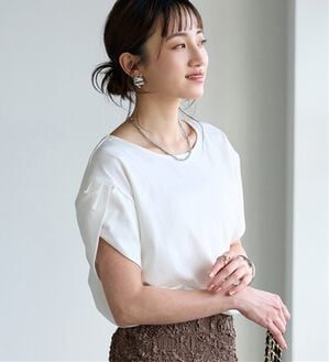 BELLUNA（ベルーナ）の「華奢見せ！後ろ美人デザインプルオーバー（カットソー）」｜オフ白