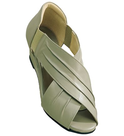 ルフラン（ルフラン）の「ラシーナコンフォート　４Ｅ牛革クロスサンダル（サンダル・ミュール）」