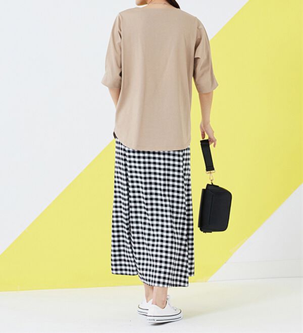 BELLUNA（ベルーナ）の「汗ジミ対策！袖タック使いロゴプルオーバー（カットソー）」｜詳細画像