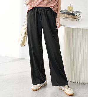 Viola e Viola（ヴィオラ エ ヴィオラ）の「さらテロ楽ちんストレートパンツ【選べる丈】（フルレングスパンツ）」｜ブラック