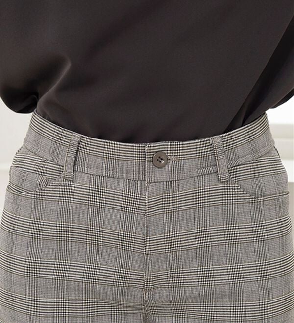 BELLUNA（ベルーナ）の「ウルトラ美脚！ストレッチパンツ（フルレングスパンツ）」｜詳細画像