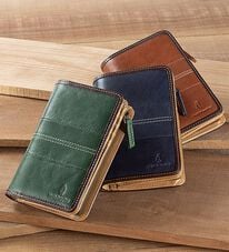 「＜ハッシュパピー＞ステッチがお洒落な縦型二つ折り財布（メンズ財布・パスケース）」