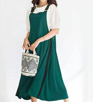 BELLUNA（ベルーナ）の「オシャレに細見え配色使いジャンドレ（ジャンパースカート）」｜グリーン系