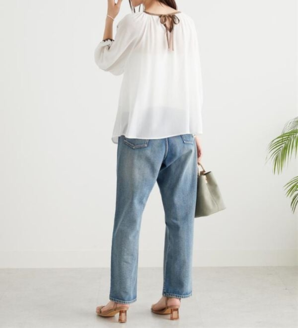 BELLUNA（ベルーナ）の「シフォン素材刺しゅうデザインブラウス（ブラウス）」｜詳細画像