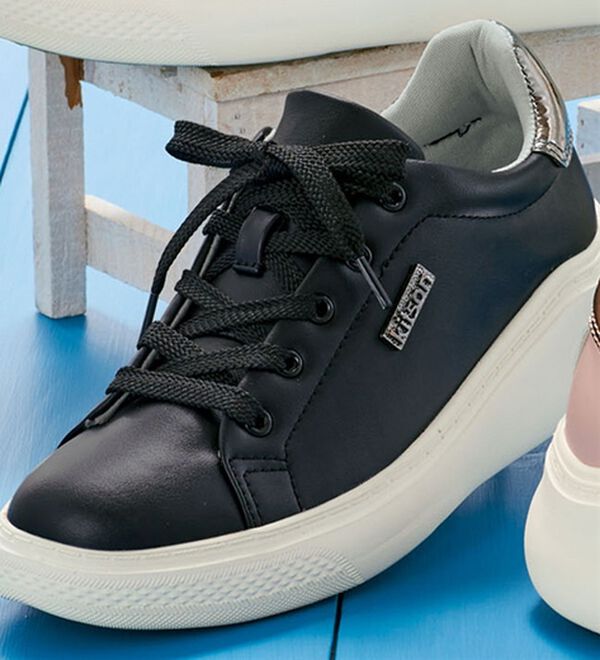 BELLUNA（ベルーナ）の「＜ＫｉｔｓｏｎＬＡ＞はっ水軽量スニーカー（スニーカー）」｜ブラック