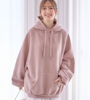 alotta（アロッタ）の「あったか裏起毛パフ袖ゆったりパーカー（パーカー）」｜スモーキーピンク