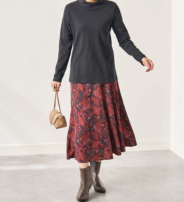 BELLUNA（ベルーナ）の「吸湿発熱ハイネックプルオーバー（カットソー）」｜詳細画像