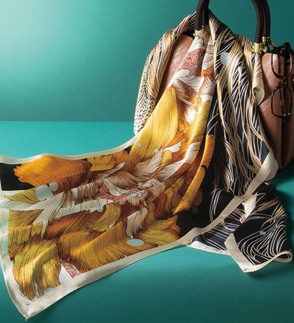 ルフラン（ルフラン）の「シルク１００％サテンプリントストール（ストール・スカーフ・マフラー）」｜詳細画像