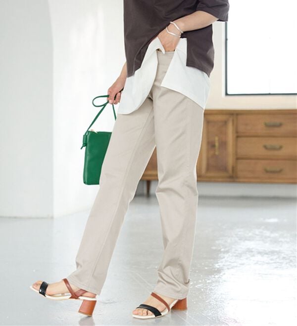 BELLUNA（ベルーナ）の「サラリ速乾！綿サテンストレッチカラーパンツ（フルレングスパンツ）」｜詳細画像