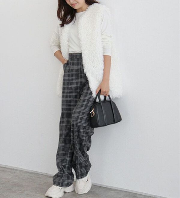 Pierrot（ピエロ）の「カシミヤタッチセミルーズストレートパンツ（フルレングスパンツ）」｜詳細画像