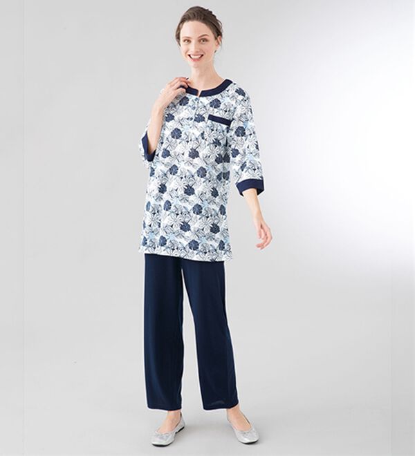 「【２着組】旅行にピッタリ！上品花柄パジャマ（パジャマ・ルームウェア）」｜詳細画像