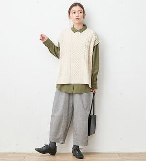 Viola e Viola（ヴィオラ エ ヴィオラ）の「綿１００％オックスベーシックシャツ（シャツ）」｜カーキ