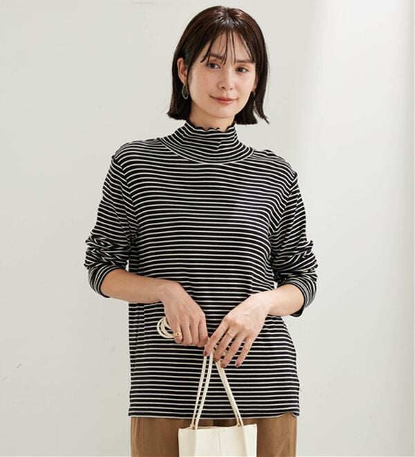 BELLUNA（ベルーナ）の「なめらか素材ハイネックボーダープルオーバー（カットソー）」｜黒&times;アイボリー