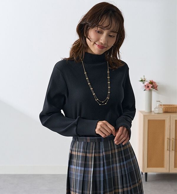 BELLUNA（ベルーナ）の「＜ＭＡＴＯＬＩＡ＞着て潤うリブプルオーバー　ハイネック・クルーネック（カットソー）」｜詳細画像
