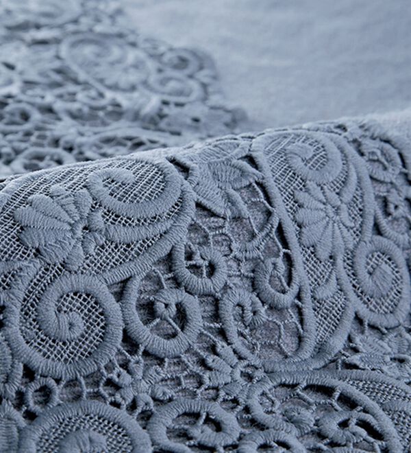 BELLUNA（ベルーナ）の「裾レース切替ポンチョ風ニットチュニック（チュニック）」｜詳細画像