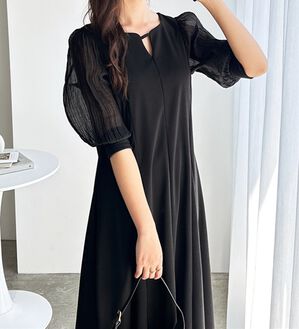 GeeRA（ジーラ）の「袖楊柳シアー美ラインワンピース（カットソーワンピース）」｜ブラック