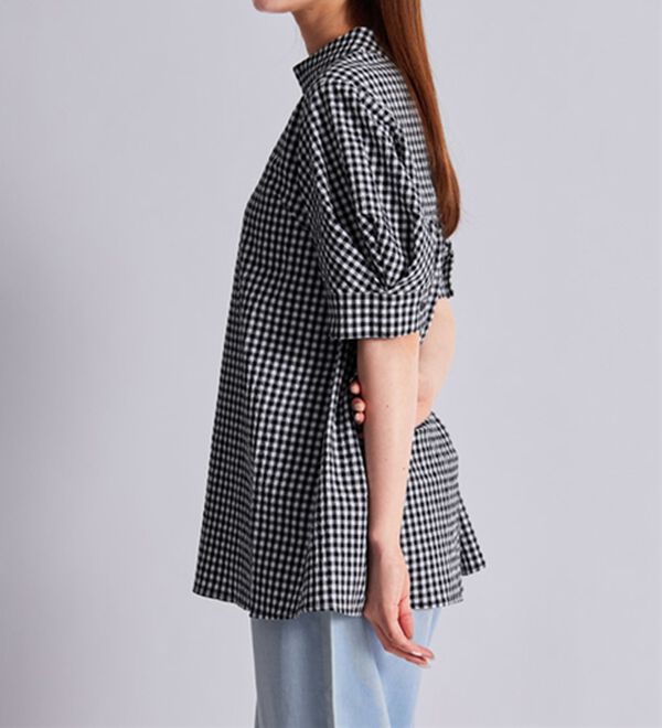 BELLUNA（ベルーナ）の「サッカー素材後ろボタンデザインブラウス（ブラウス）」｜詳細画像