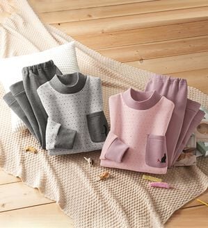 「【２着組】ネコちゃんの首元暖か裏起毛パジャマ（パジャマ・ルームウェア）」｜2着組