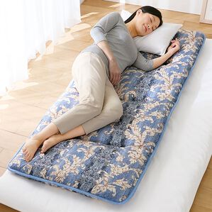 「少し小さいが便利！軽量ボリューム敷布団（敷布団）」｜ブルー