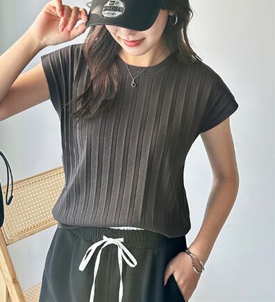 GeeRA（ジーラ）の「プリーツ編フレンチスリーブリブトップス（ニット・セーター）」