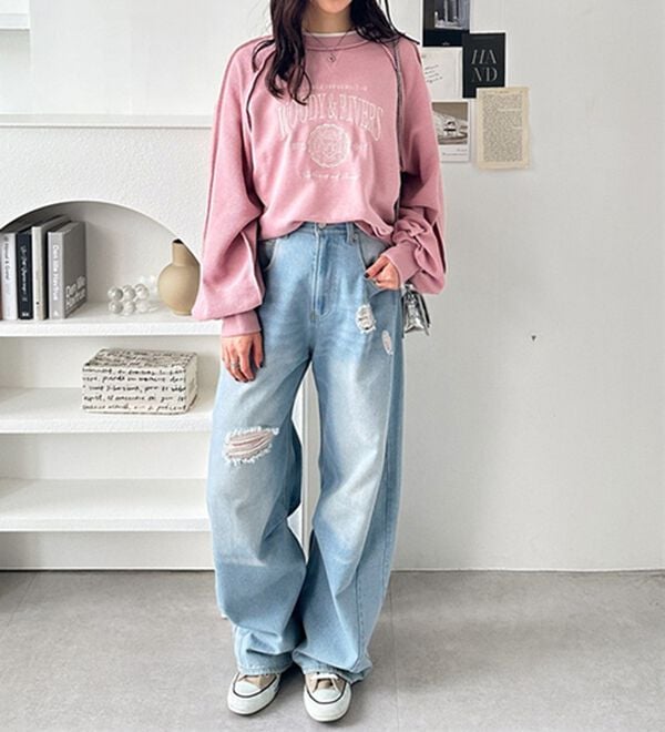 GeeRA（ジーラ）の「リメイク風刺しゅうロゴ裏毛スウェット（カットソー）」｜詳細画像