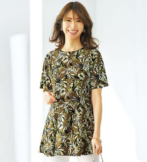 BELLUNA（ベルーナ）の「フレアーシルエットチュニック（チュニック）」｜カーキ系リーフ柄