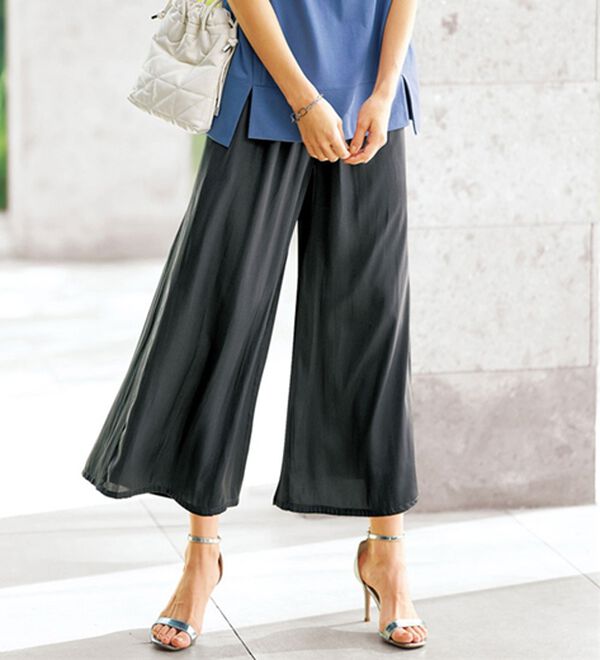 BELLUNA（ベルーナ）の「上品サテン素材ワイドパンツ（ワイドパンツ・ガウチョ）」｜チャコール