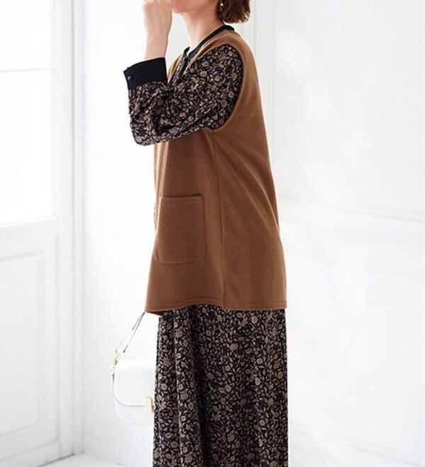 BELLUNA（ベルーナ）の「シャーリング衿ベストアンサンブル（アンサンブル）」｜詳細画像