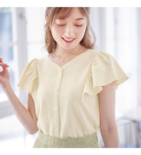 alotta（アロッタ）の「パール調ボタンフリル袖サマーニット【美人百花掲載】（ニット・セーター）」｜詳細画像
