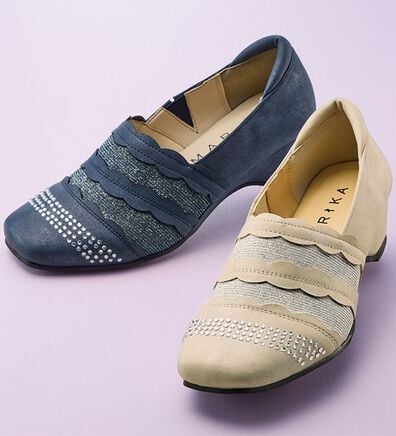 BELLUNA（ベルーナ）の「４Ｅラメ使いウェッジパンプス（パンプス）」