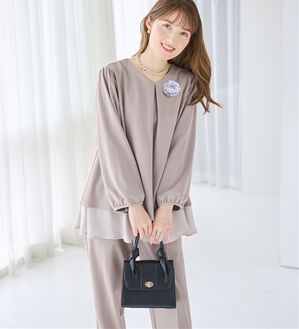 alotta（アロッタ）の「【入学式・卒業式】洗えるシフォンレイヤードセットアップ（ブラウススーツ）」｜グレージュ