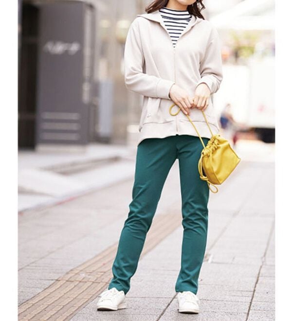 BELLUNA（ベルーナ）の「防風&times;ストレッチ素材ストレートパンツ（フルレングスパンツ）」｜詳細画像