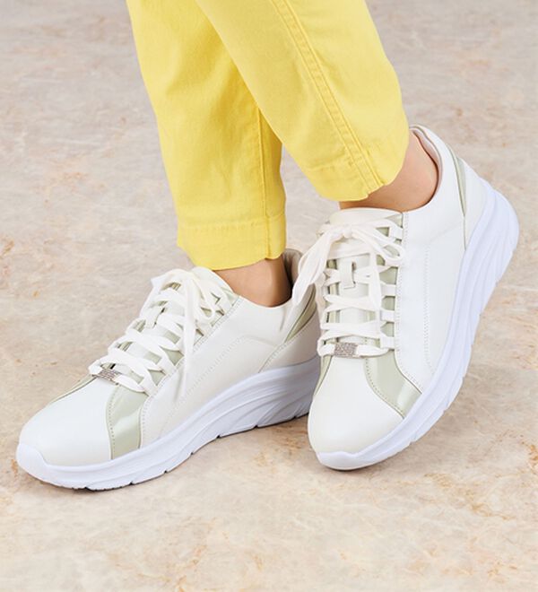 ルフラン（ルフラン）の「４Ｅエナメル切替美脚見せスニーカー（スニーカー）」｜詳細画像