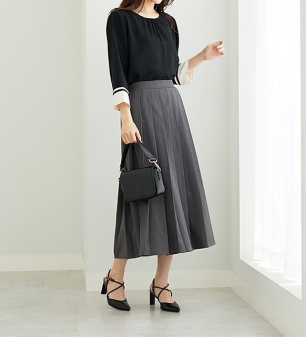 BELLUNA（ベルーナ）の「【Ｌａｇｒｉｌｕａ】ギャザー使い配色デザインブラウス（ブラウス）」｜詳細画像