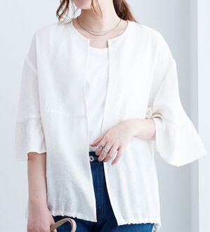 BELLUNA（ベルーナ）の「ビンテージ素材袖フリル使いシアーブルゾン（ブルゾン）」｜オフ白