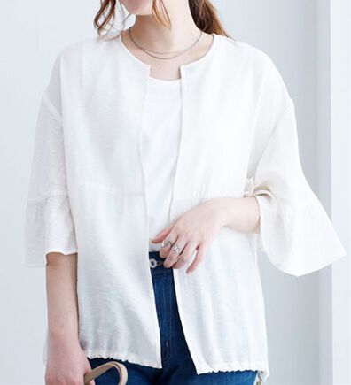 BELLUNA（ベルーナ）の「ビンテージ素材袖フリル使いシアーブルゾン（ブルゾン）」