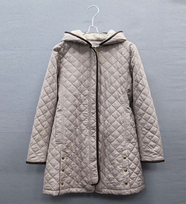 BELLUNA（ベルーナ）の「パイピング使いキルトデザインロングコート（その他ジャケット）」｜ベージュ