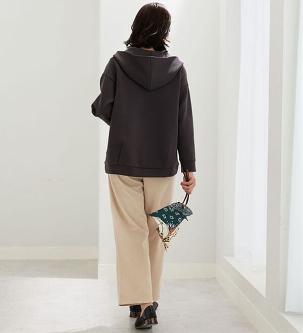 BELLUNA（ベルーナ）の「【快適Ｌａｂ．】とろみ素材裾タックパーカー（パーカー）」｜詳細画像