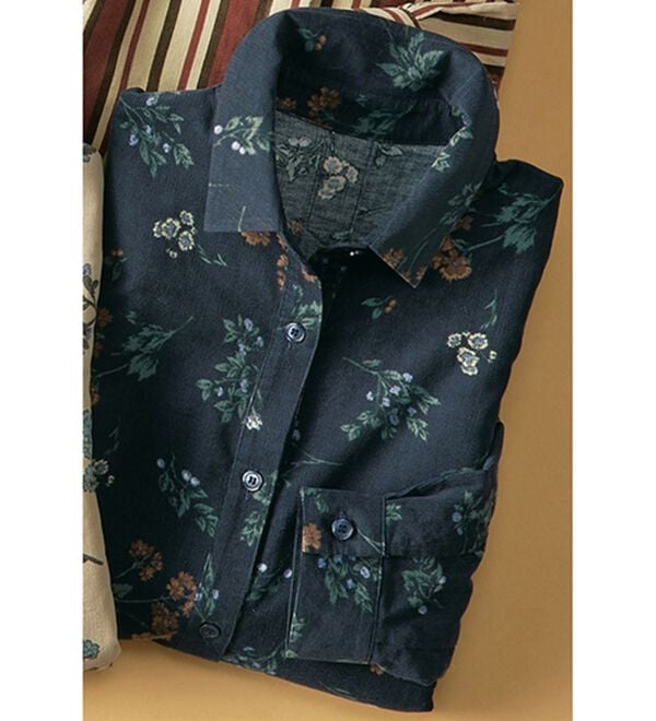 BELLUNA（ベルーナ）の「綿１００％柔らかコーデュロイプリントシャツチュニック（シャツ）」｜花柄ネイビー系