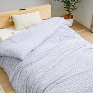 iellio（イエリオ）の「ふんわりとろける布団カバーにもなる肌掛布団（肌掛布団・タオルケット）」｜ブルー