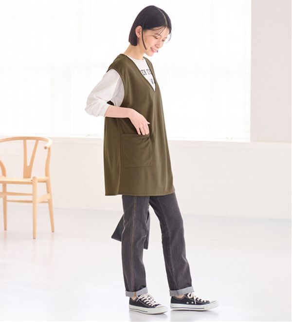 Viola e Viola（ヴィオラ エ ヴィオラ）の「なめらかポンチVネックポケット付きロングベスト（ベスト）」｜詳細画像