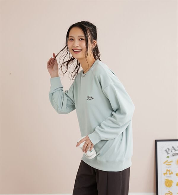 BELLUNA（ベルーナ）の「＜Ｄｉｓｎｅｙ＞【ミッキー＆フレンズ】プリントポンチ素材ビッグシルエットトレーナー（トレーナー・スウェット）」｜詳細画像