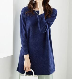 BELLUNA（ベルーナ）の「杢調テレコ素材切替デザインチュニック（チュニック）」｜ネイビー