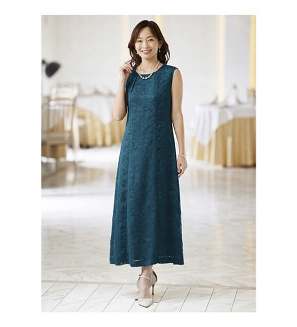 BELLUNA（ベルーナ）の「花柄オパール素材ケープ付ワンピース（プリントワンピース）」｜詳細画像