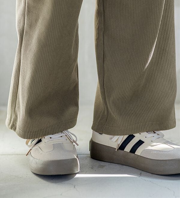 BELLUNA（ベルーナ）の「なめらか裏ベロアコーデュロイワイドパンツ（ワイドパンツ・ガウチョ）」｜詳細画像