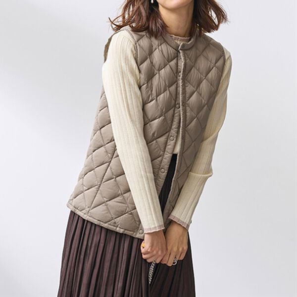BELLUNA（ベルーナ）の「洗える！キルト柄軽量ダウンベスト（ベスト）」｜詳細画像