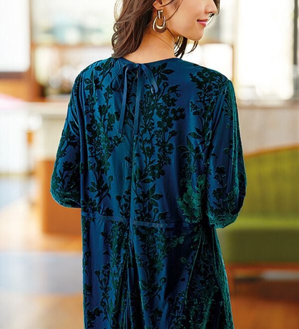 BELLUNA（ベルーナ）の「艶めきベロア素材バックリボンワンピース（その他ワンピース）」｜詳細画像